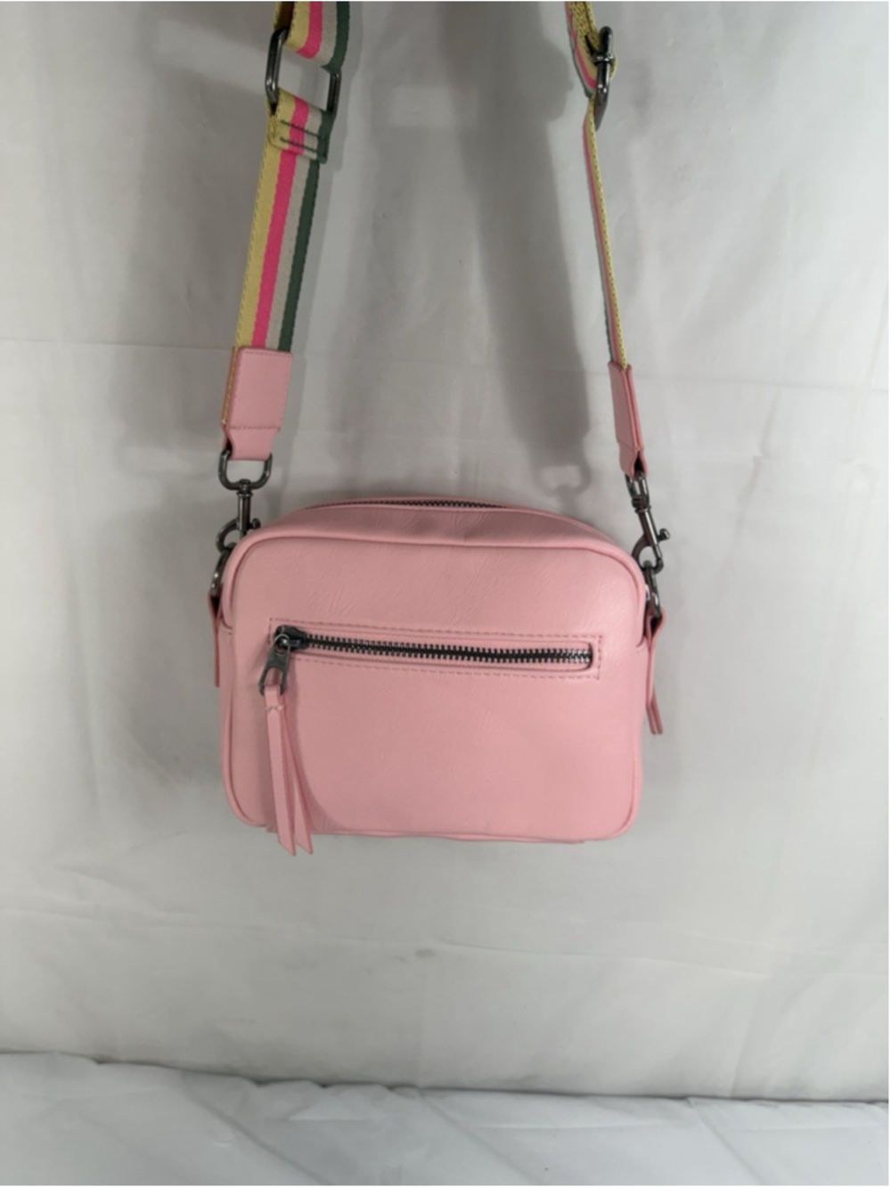 Universal Threads Camera bag Pink Crossbody with guitar Strap Multicolored new - Picture 2 of 16